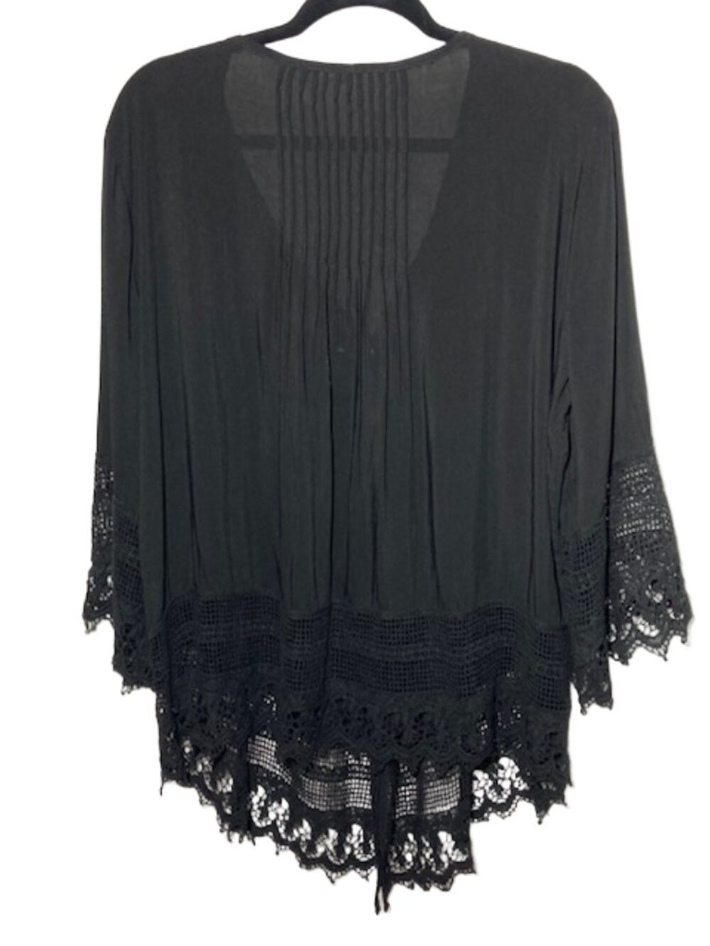 Solitaire Crochet Trim Black Long-Sleeve Tunic Top Plus 1X Pleated Crepe V-neck - Picture 3 of 4